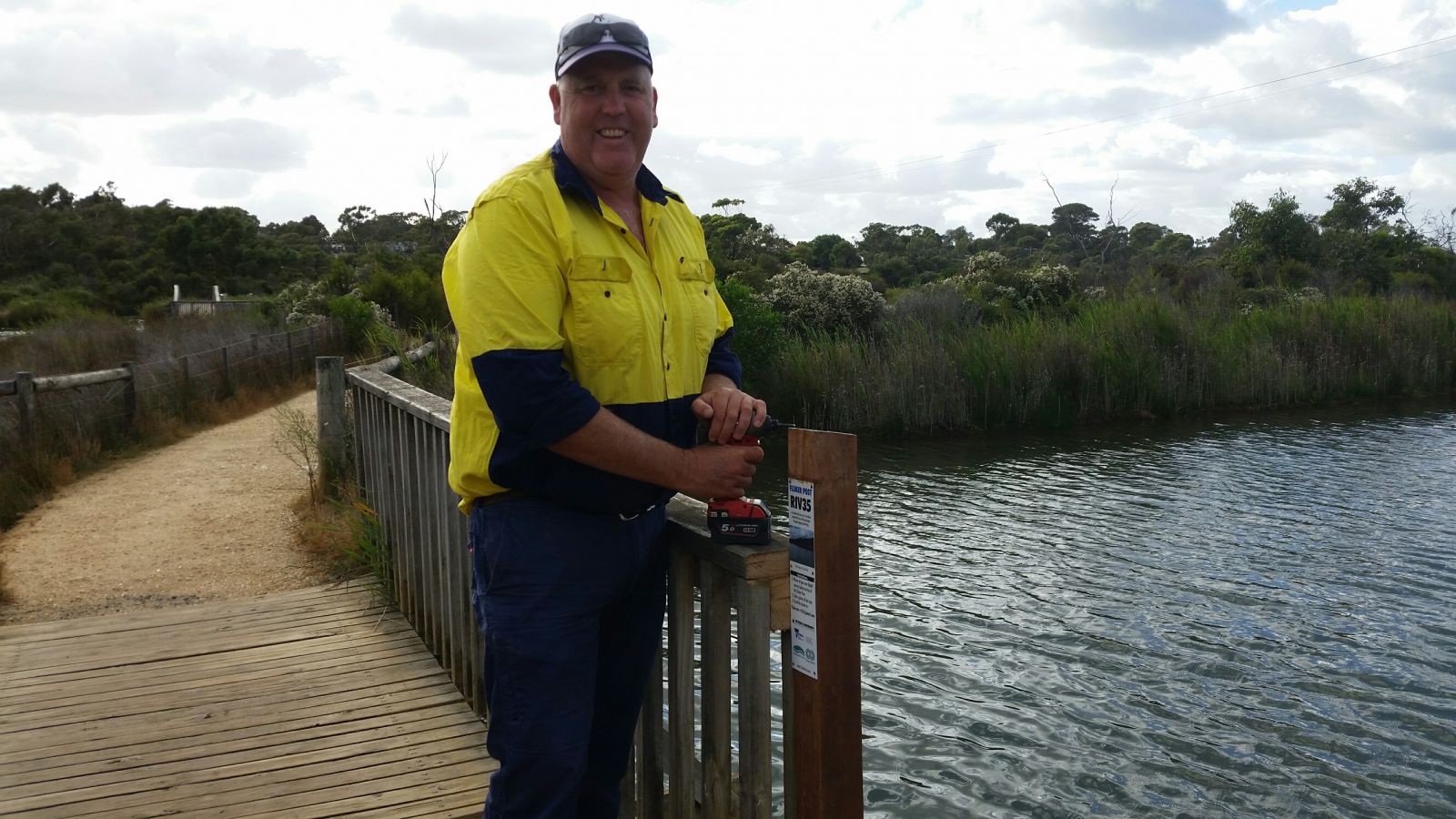 Surf Coast Shire Council assist with the installation of a Fluker Post on the Anglesea River estuary